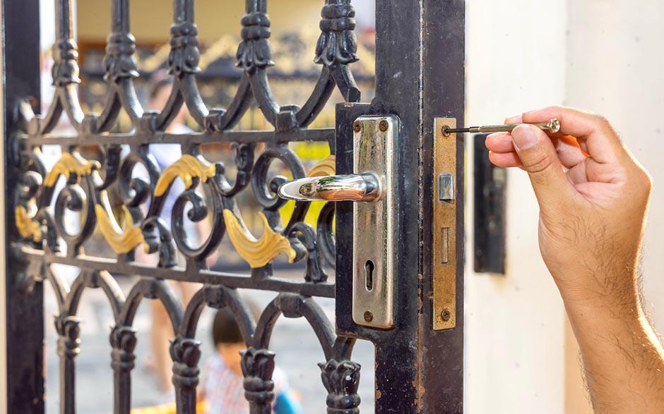 trouver un serrurier honnete Paris 14